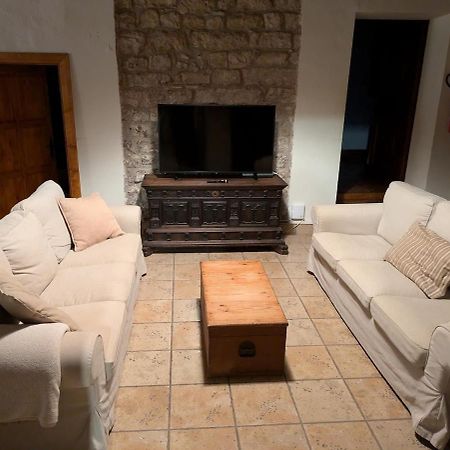 Masia Cal Millas - Turisme Rural Castellfullit de Riubregos Exteriör bild