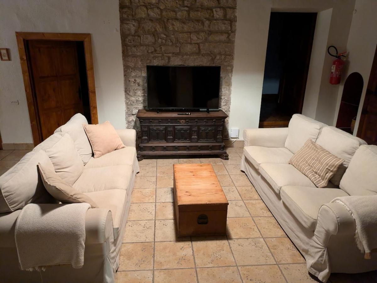 Masia Cal Millas - Turisme Rural Castellfullit de Riubregos Exteriör bild