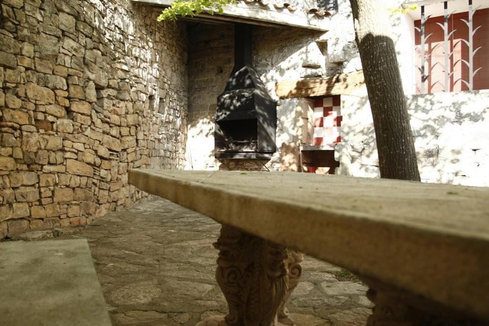 Masia Cal Millas - Turisme Rural Castellfullit de Riubregos Exteriör bild